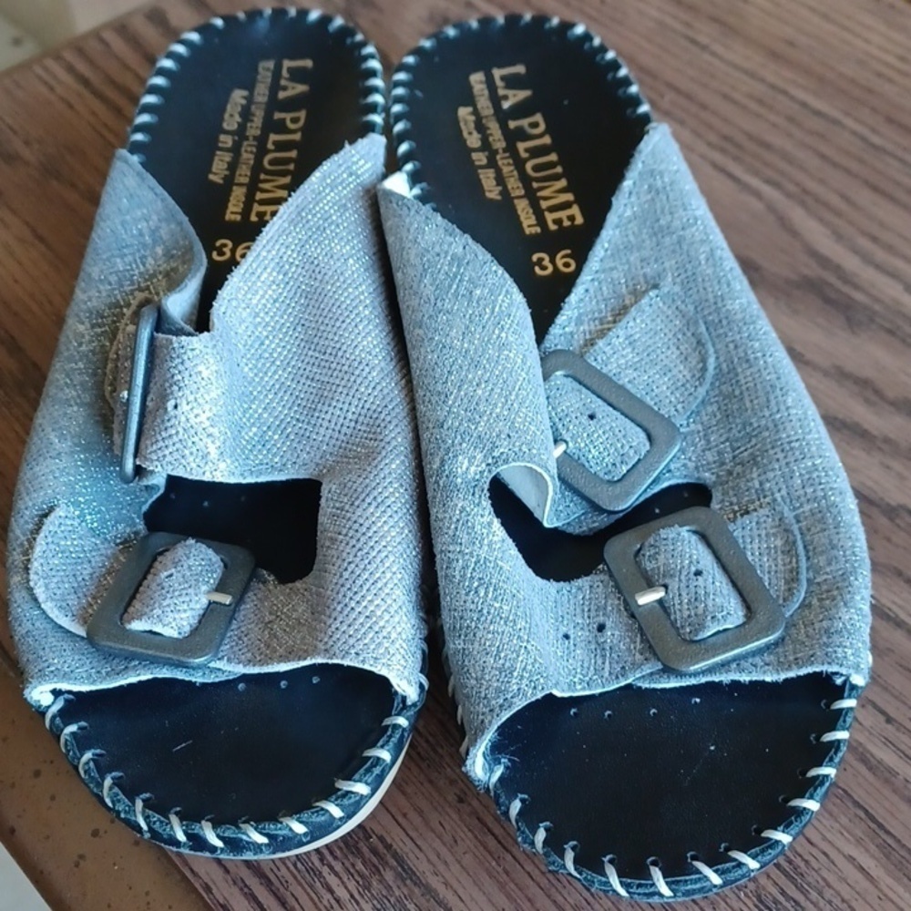 La Plume Silver Embossed Metallic Leather, Buckle accent Slides Sandals Italy 36